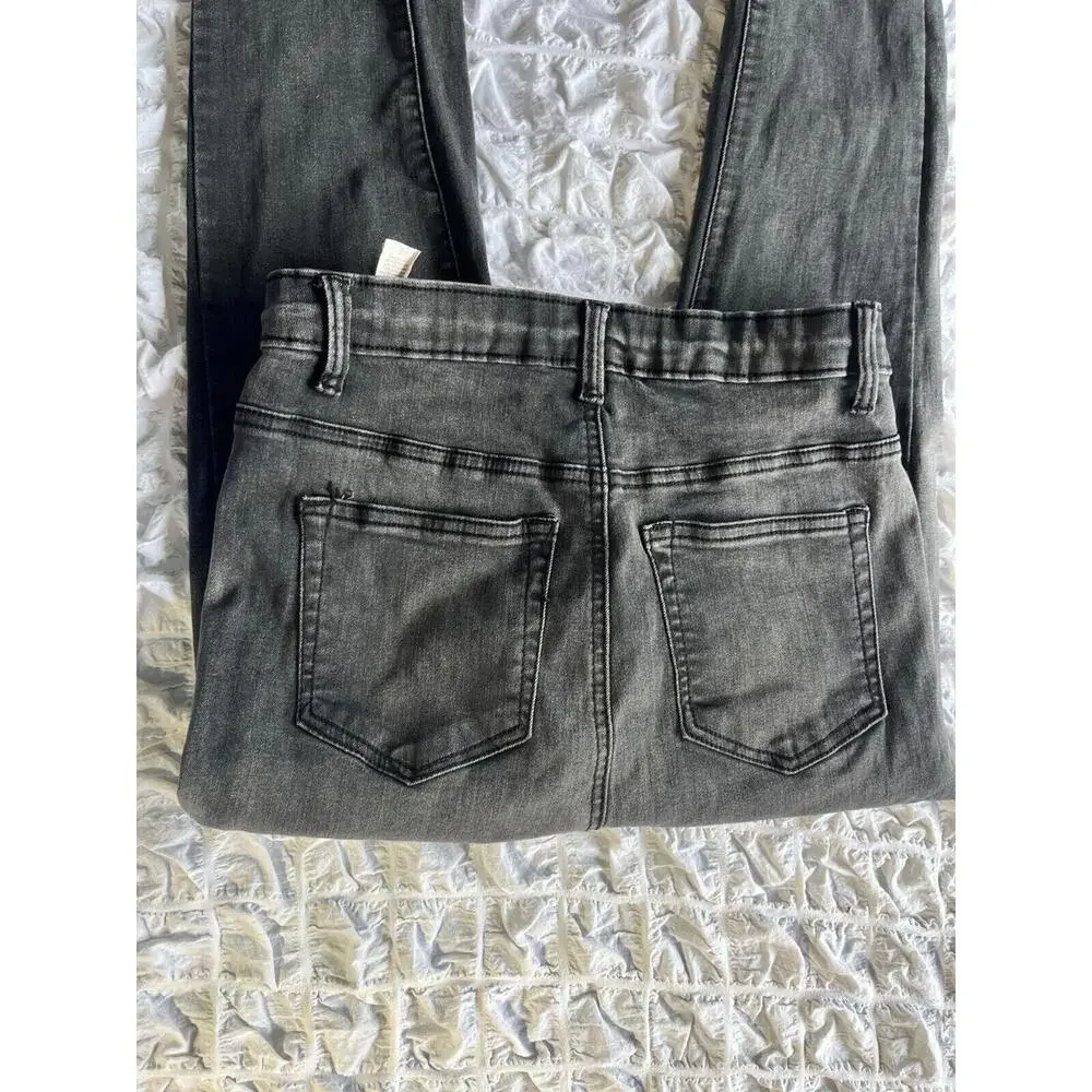 PrettyLittleThing Black HighWaisted Ripped Distressed Skinny Jeans‎ Pants Petite